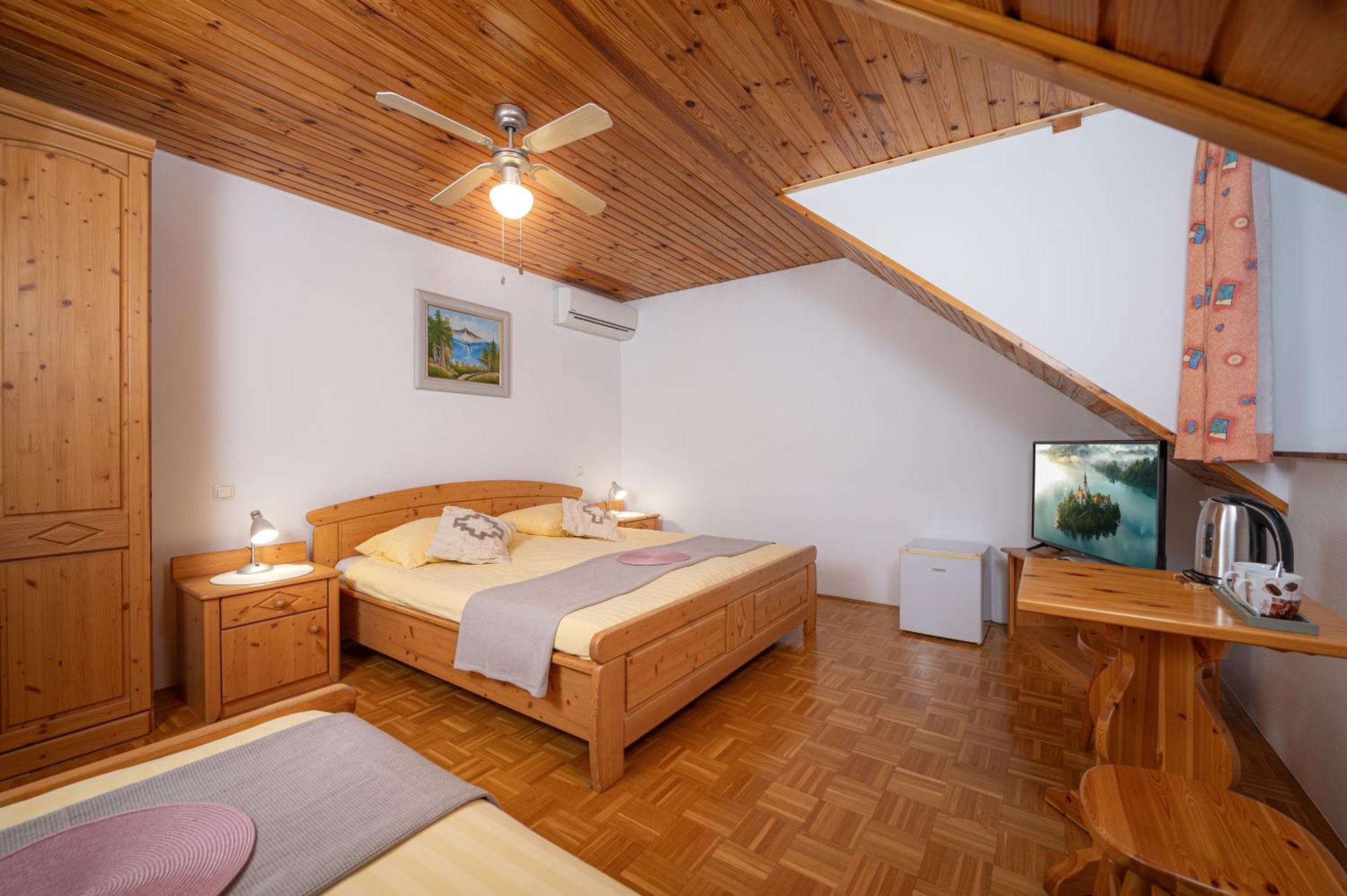 Rooms & Apartments Pr Matjon Bled Bagian luar foto