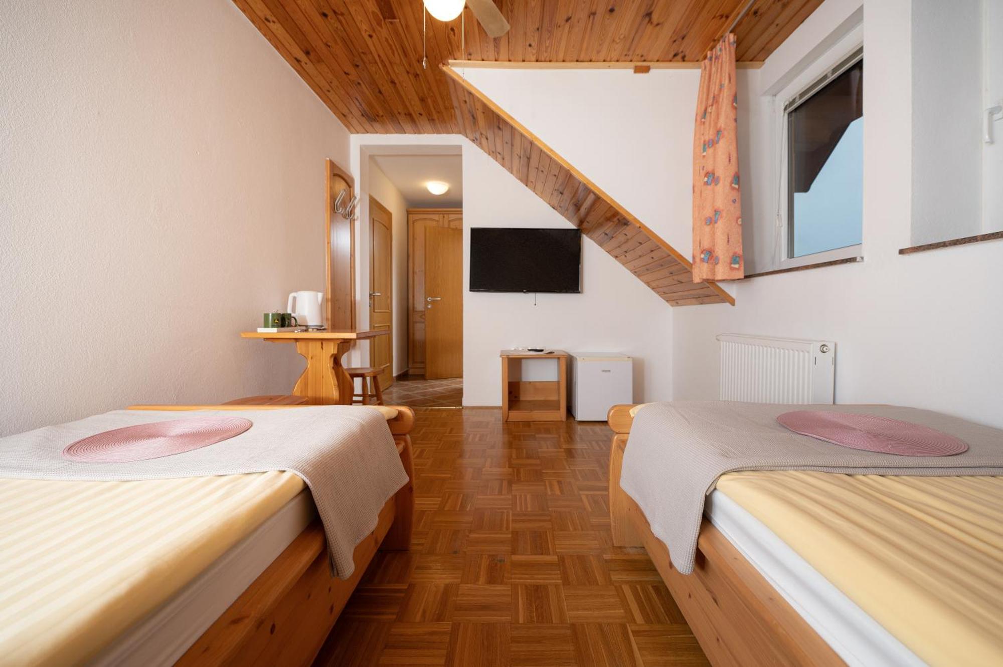 Rooms & Apartments Pr Matjon Bled Bagian luar foto