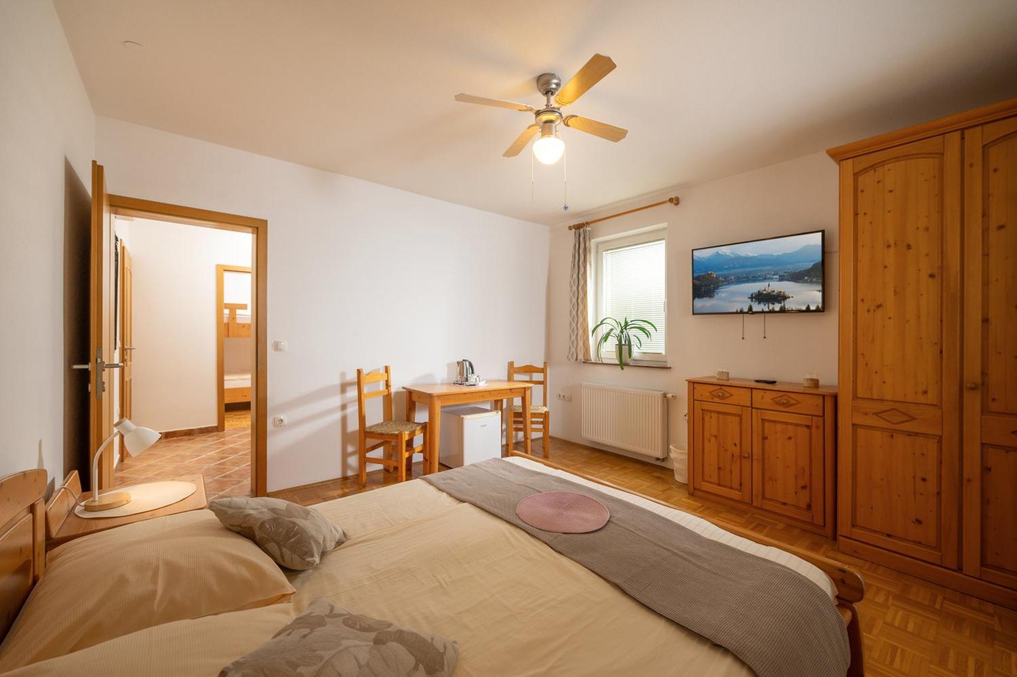 Rooms & Apartments Pr Matjon Bled Bagian luar foto