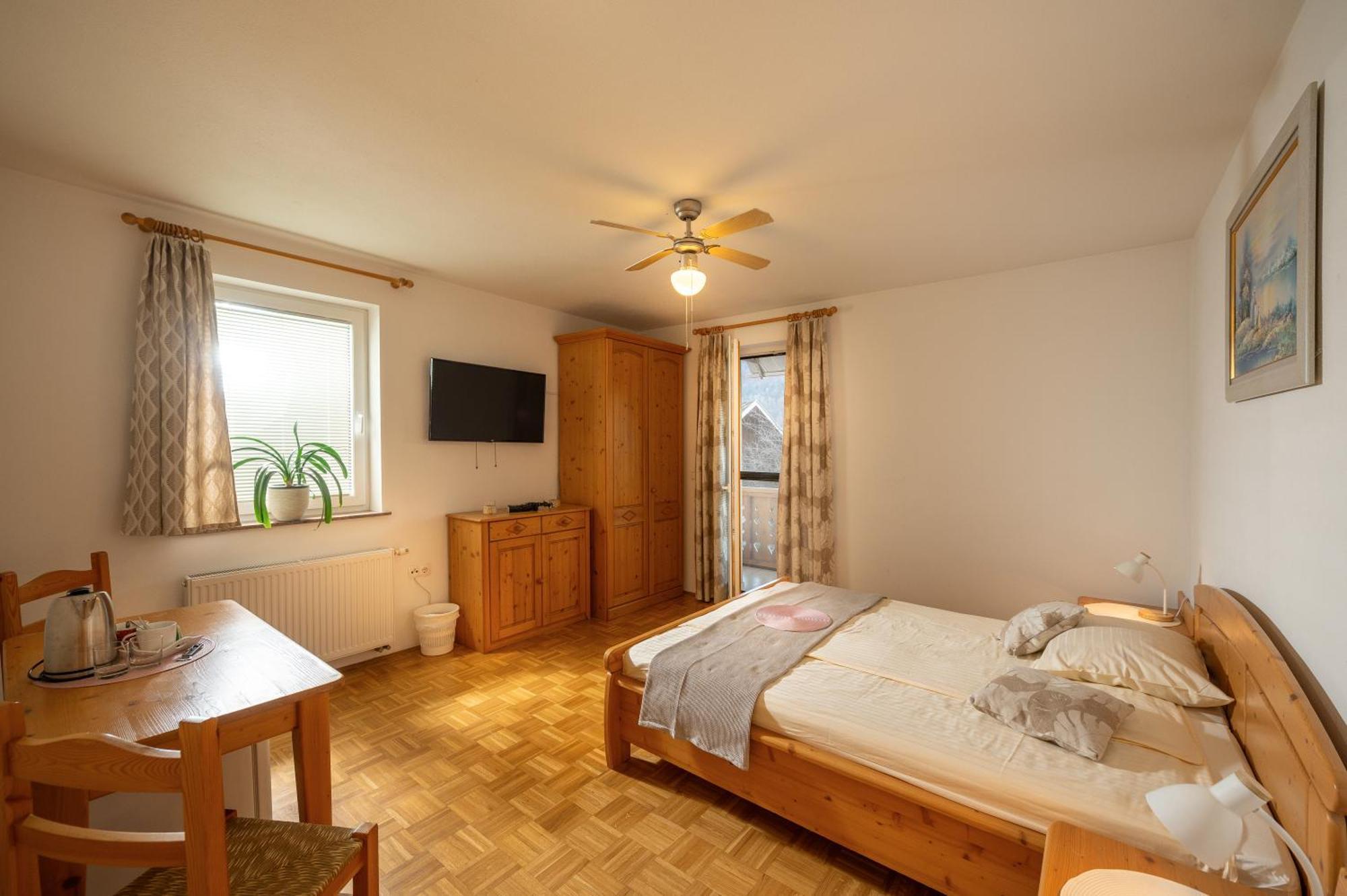 Rooms & Apartments Pr Matjon Bled Bagian luar foto