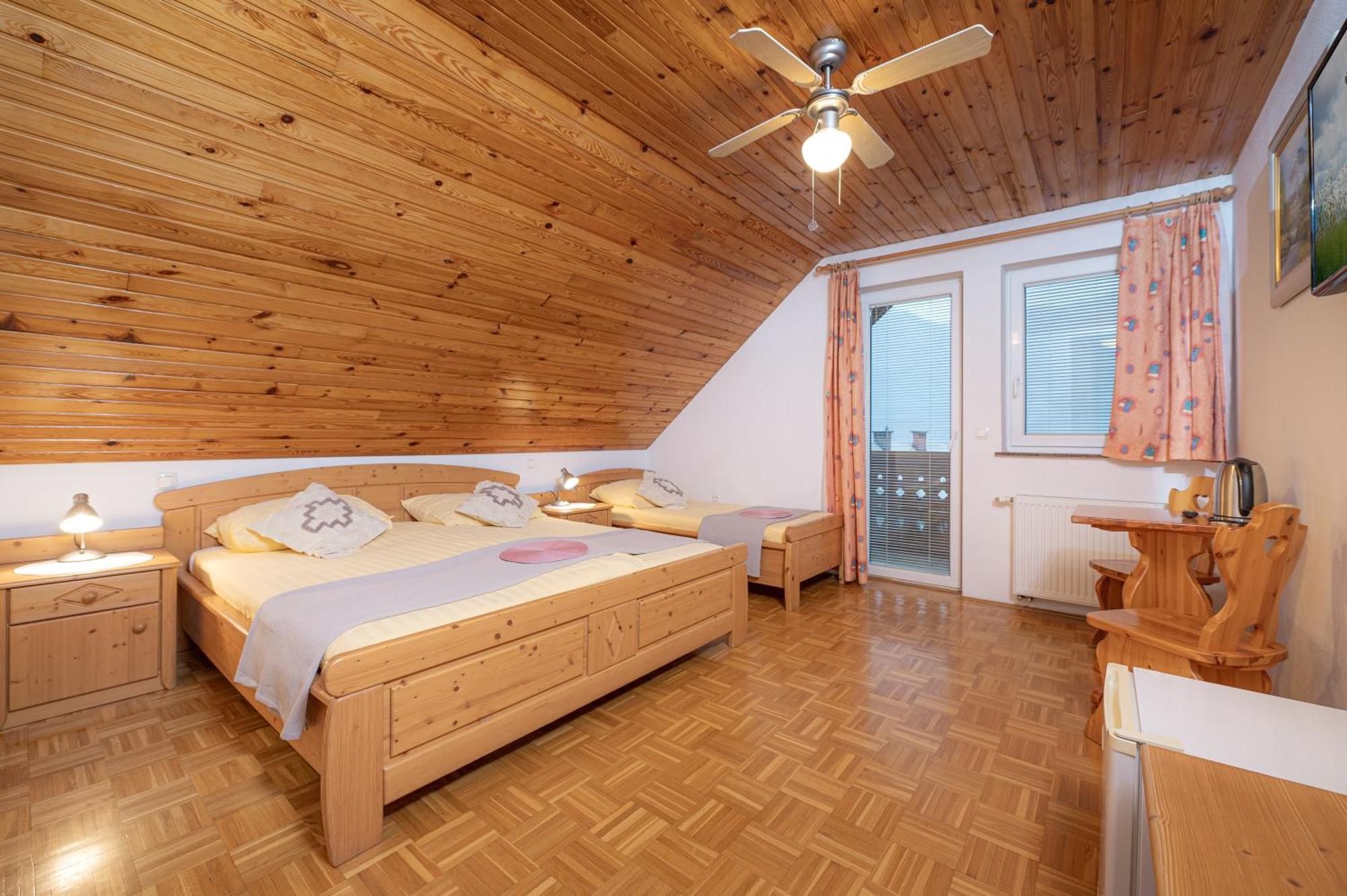 Rooms & Apartments Pr Matjon Bled Bagian luar foto